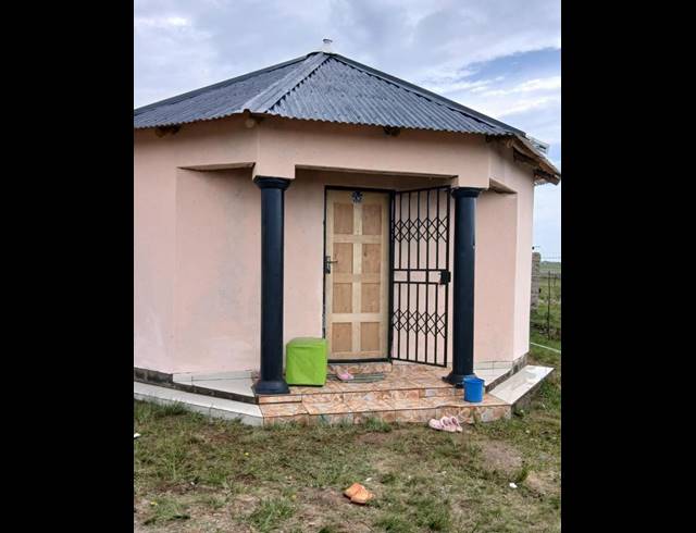 2 BEDROOM HOUSE FOR SALE IN MAFAHLAWANE